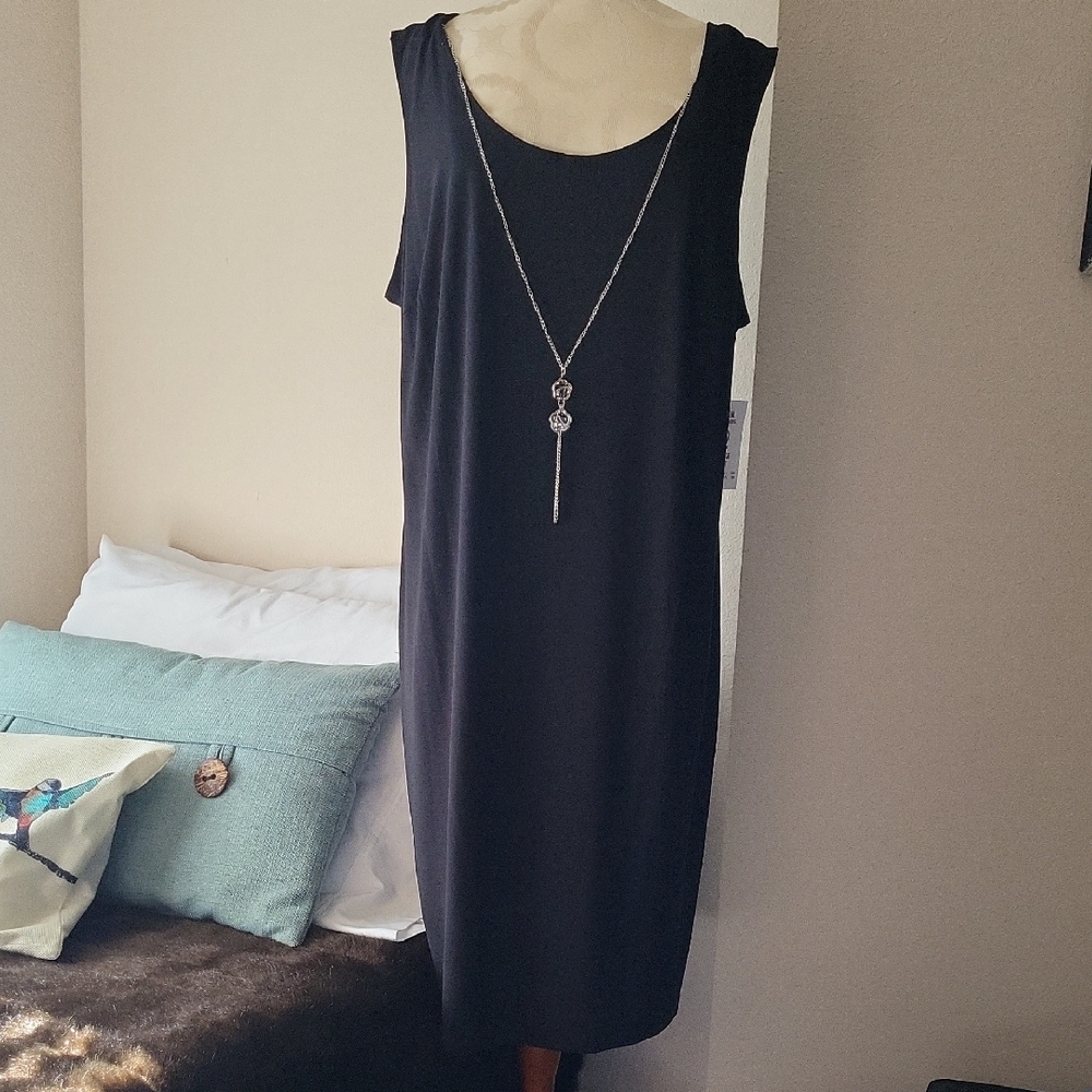 R&M Richards Black Sleeveless Midi Dress